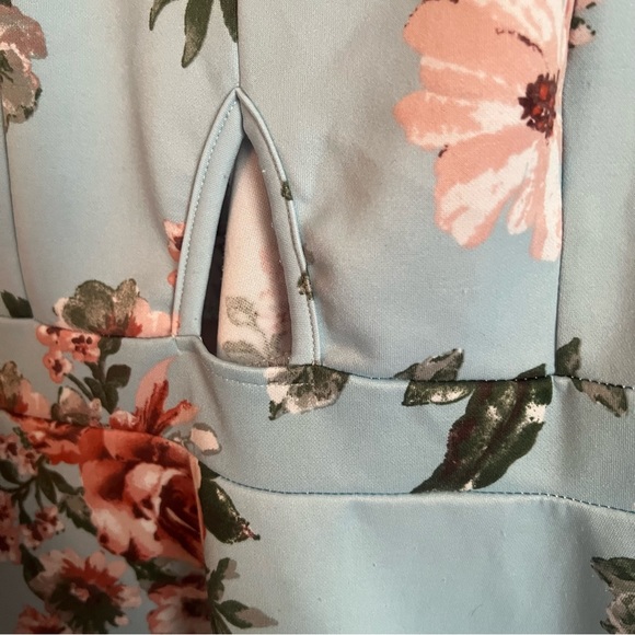 Charlotte Russe. Size Large Dress - Picture 2 of 4